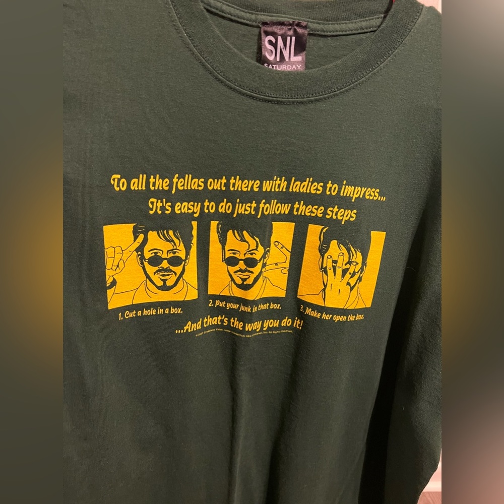 SNL D in a box Tshirt xl